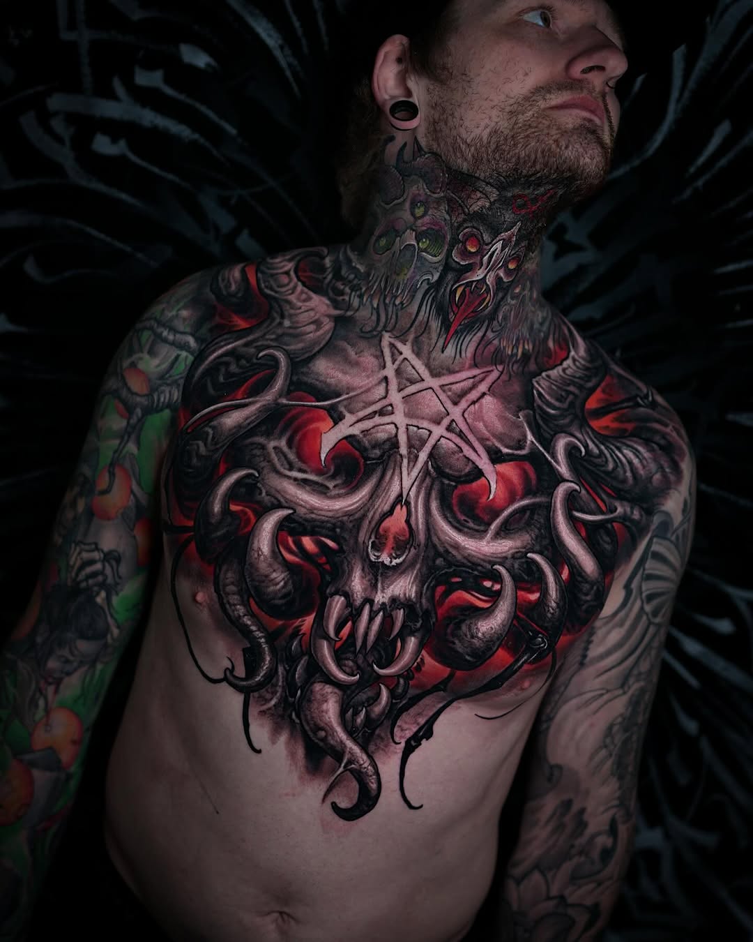 Bio-organic torn-flesh chest and stomach, freehand