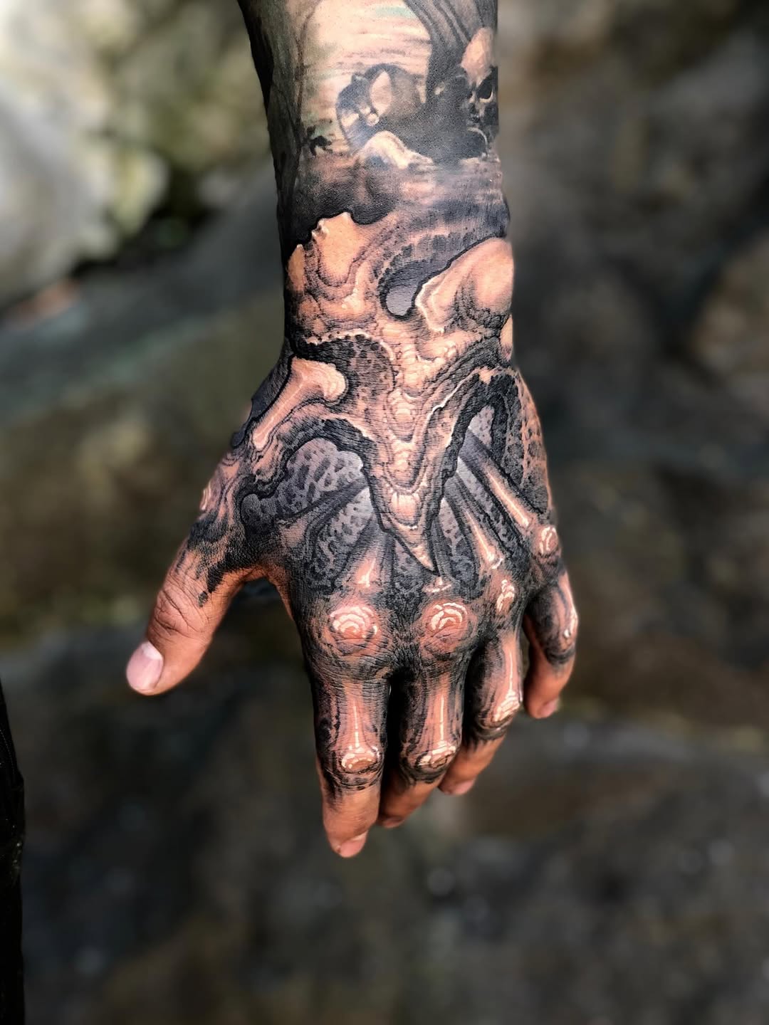 Bio-mechanical hand, black and grey, freehand